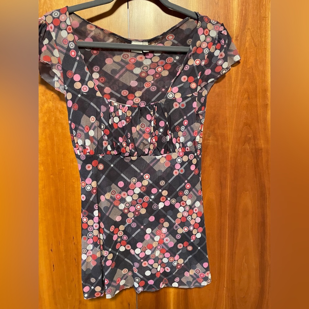 Sweet Pea grey & pink double mesh top